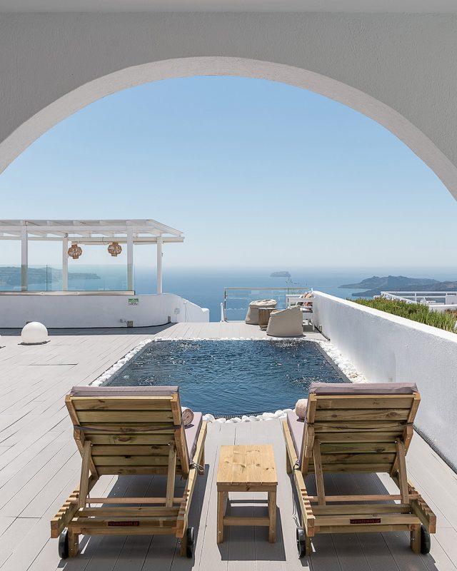 Apeiron Blue Santorini