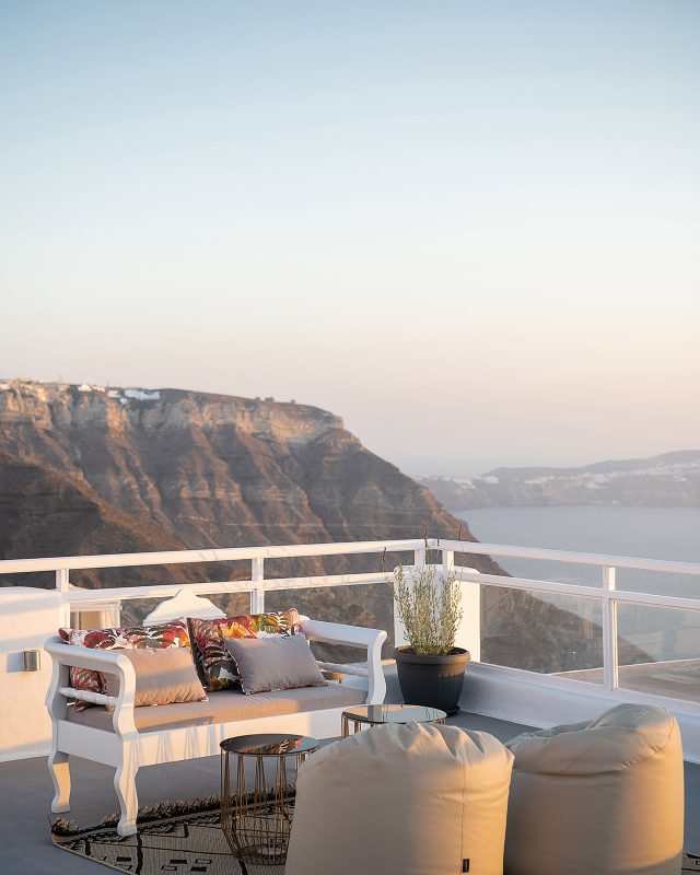 Lounge Bar & Restaurant - Apeiron Blue Santorini