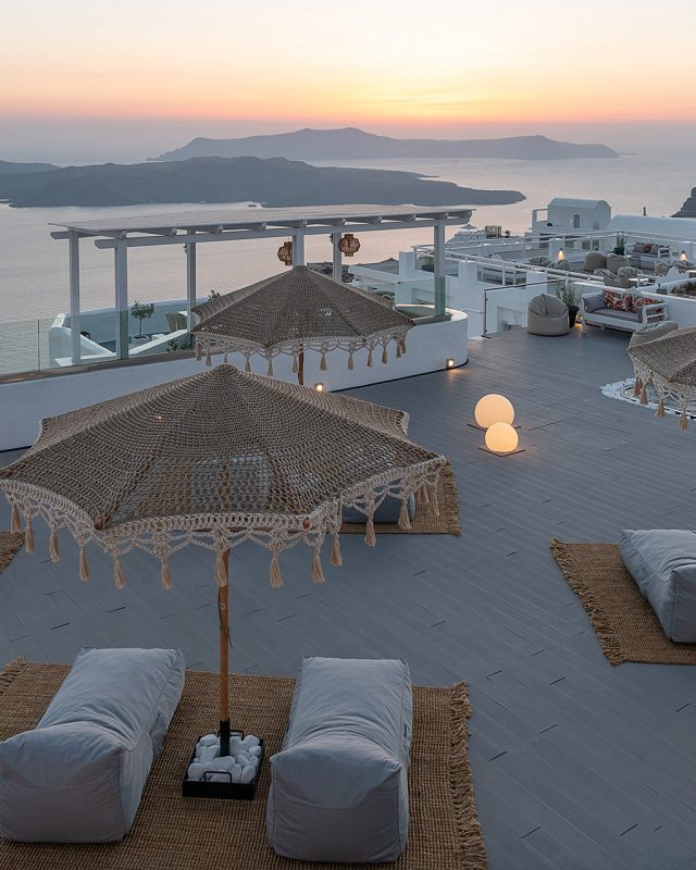 Lounge Bar & Restaurant - Apeiron Blue Santorini